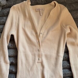 BCBGMaxAzria Beige V-Neck Sweater bodysuit